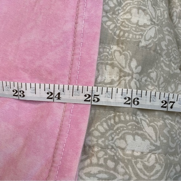 Whitney Houston Pink Short Sleeve Graphic Tee 1X - Picture 8 of 8